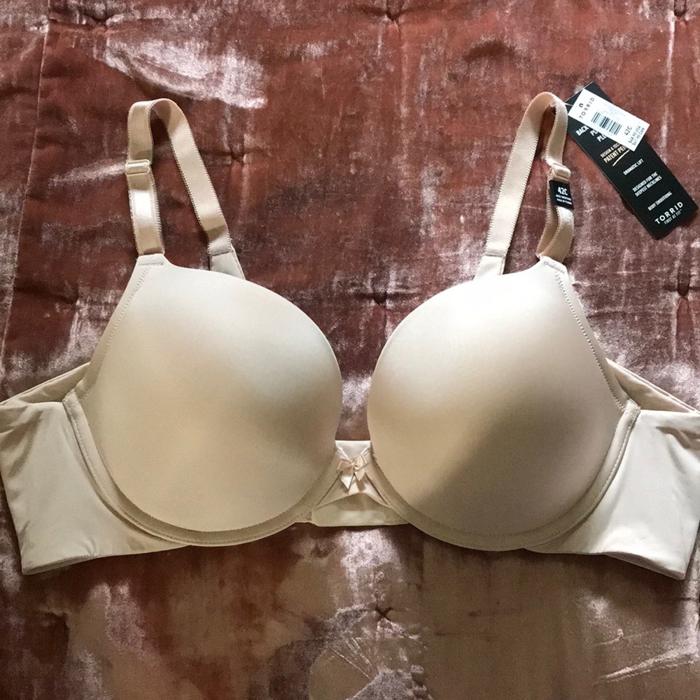 NWT Beige plunge bra